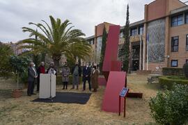Intervención de Rosario Gutiérrez. Inauguración de la escultura "6+1", de José Ignacio Díaz de Rábago. Facultad de Ciencias de la Educación y Psicología. Campus de Teatinos. Enero de 2022