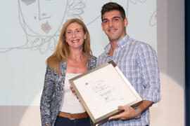 Entrega del Premio Mejor Deportista Universitario a Miguel Fernández Martín-Moreno en la Gala del Deporte Universitario 2017. Escuela Técnica Superior de Ingeniería de Telecomunicaciones. Junio de 2017