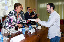 Entrega de diploma ganador V Reto Gestalentum. Facultad de Ciencias Económicas y Empresariales. Octubre de 2014