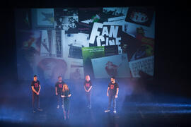 Chantal Pérez con los presentadores de la gala inaugural de la XXV edición de Fancine de la Universidad de Málaga. Teatro Cervantes. Noviembre de 2015
