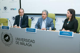 Juan Luis Carril, Juan Antonio García Galindo y Olga Figueroa. Jornada "Situación actual de Puerto Rico. Cooperación internacional y oportunidades de negocio en la isla". Edificio del Rectorado. Diciembre de 2017