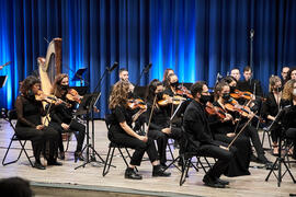 Violinistas. Concierto de Bandas Sonoras de la 31 edición de Fancine de la Universidad de Málaga. Auditorio de la Escuela Técnica de Ingeniería de Telecomunicaciones e Informática. Noviembre de 2021