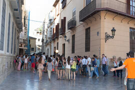 Visita guiada por el centro histórico. Olimpiada Española de Economía, Fase Nacional. Calle San Agustín. Málaga. Junio de 2015
