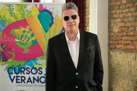 Loquillo en photocall. Curso "Tres generaciones de la música Pop española". Cursos de Verano de la Universidad de Málaga. Málaga. Julio de 2018