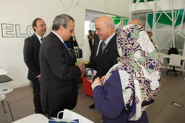 José Ángel Narváez y Hamid Al-Naimiy en la inauguración de la Oficina de la Universidad de Sharjah, Emiratos Árabes. Jardín Botánico. Noviembre de 2015