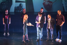 Entrega del premio del Concurso de Proyectos de Cortometraje a "Llueve en Bagdad" en la gala inaugural de la XXV edición de Fancine de la Universidad de Málaga. Teatro Cervantes. Noviembre de 2015
