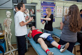 Prácticas de Fisioterapia. Escuela Universitaria de Ciencias de la Salud de la Universidad de Málaga. Paseo de Martiricos. Abril de 2013