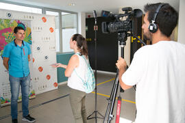 Entrevista a Javier Martín Robles en photocall. Curso "UnBlockingChain Summer: descifrando la cadena de bloques". Cursos de Verano de la Universidad de Málaga. Málaga. Julio de 2018