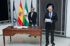 Miguel Porras Fernández en la toma de posesión de Tecla Lumbreras como nueva Vicerrectora de Cultura y Deportes. Edificio del Rectorado. Febrero de 2016
