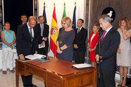 Toma de posesión de nuevos decanos, directores de centro y defensores de la Comunidad Universitaria. Rectorado. Junio de 2012