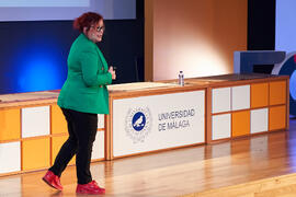 Conferencia "Dialogando" con Clara Grima. Escuela de Ingenierías Industriales de la Universidad de Málaga. Mayo de 2024