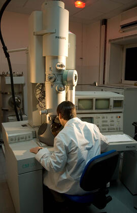 SCAI: Servicios Centrales de Apoyo a la Investigación. Campus de Teatinos. Febrero de 2005
