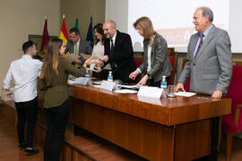 Entrega de la certificación "Alumno AAA". Facultad de Ciencias Económicas y Empresariales. Diciembre de 2019