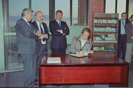 Inauguración de la Facultad de Psicología y la Biblioteca General por parte de la Infanta Elena. Campus de Teatinos, Málaga. Diciembre de 1993