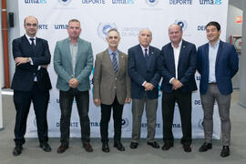 Foto de grupo previo a la Gala del Deporte Universitario 2018. Escuela Técnica Superior de Ingeniería de Telecomunicaciones. Junio de 2018