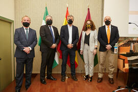 Foto de grupo. IV Encuentro "10Graduadxs10". Facultad de Ciencias Económicas y Empresariales. Mayo de 2021