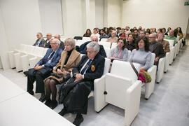 Asistentes a la conferencia "El tiempo del Quijote", del Catedrático de Historia Económica Juan Francisco Zambrana. Sala de Conferencias del Museo Carmen Thyssen. Marzo de 2016