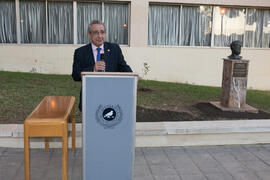 José Ángel Narváez en la presentación del árbol de Hipócrates donado por la isla de Kos. Facultad de Medicina. Octubre de 2017
