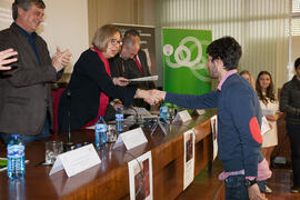 Adelaida de la Calle en la entrega de premios a los alumnos ganadores de la VIII Olimpiada Local de Economía. Facultad de Ciencias Económicas y Empresariales. Febrero de 2016