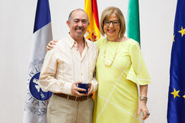 Retrato con la rectora en el homenaje a los jubilados y al personal que cumple 25 años de servicio en la UMA. Paraninfo. Mayo 2015
