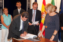 Toma de posesión de nuevos decanos, directores de centro y defensores de la Comunidad Universitaria. Rectorado. Junio de 2012