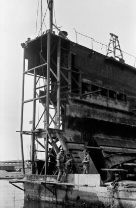 Puerto de Málaga. Dique flotante de la Unión Naval de Levante. Abril de 1963