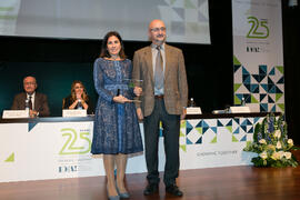 Entrega del galardón conmemorativo a María Jesús Almazor. Acto del 25 Aniversario del Parque Tecnológico de Andalucía. Palacio de Ferias y Congresos de Málaga. Noviembre de 2017