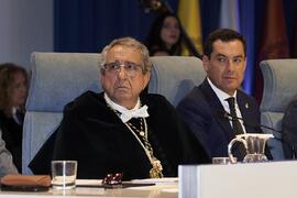 José Ángel Narváez y Juan Manuel Moreno. Solemne Acto de Apertura del Curso Académico 2022/2023 de las Universidades Andaluzas. Escuela Técnica Superior de Ingeniería Informática y Telecomunicaciones. Septiembre de 2022