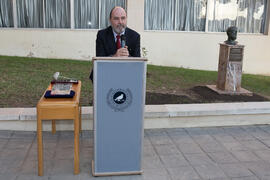 Eduardo de Teresa en la presentación del árbol de Hipócrates donado por la isla de Kos. Facultad de Medicina. Octubre de 2017