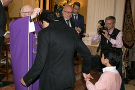 Entrega de medallas de la Cofradía de los Estudiantes. Misa de Lunes Santo. Iglesia de San Agustín. Abril de 2017