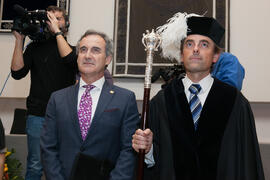 José Carlos Haro y Miguel Porras en la imposición de la Medalla de Oro de la Universidad de Málaga a Dª. Adelaida de la Calle Martín. Paraninfo. Mayo de 2016