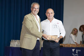 Entrega de distinción. Gala del Deporte Universitario. Escuela Técnica Superior de Ingeniería de Telecomunicaciones. Junio de 2015