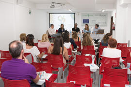 Mesa redonda: «Inmigración irregular, mujer y asilo». Curso "La inmigración de personas vulnerables". Cursos de Verano de la Universidad de Málaga. Vélez-Málaga. Julio de 2019