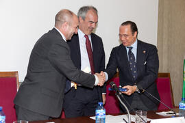 Eugenio José Luque, Carlos de las Heras y Antonio Vázquez en su nombramiento como Alumno de Honor de la Facultad de Económicas de la Universidad de Málaga. Facultad de Ciencias Económicas y Empresariales. Marzo de 2015