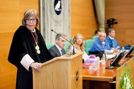 Adelaida de la Calle en la investidura como Doctor "Honoris Causa" de Miguel Delibes de Castro por la Facultad de Ciencias de la Universidad de Málaga. Rectorado. Junio de 2014