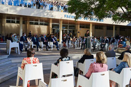 Discurso de la alumna Dina Akrouh. Homenaje a los sanitarios en la Facultad de Medicina de la Universidad de Málaga. Campus de Teatinos. Octubre de 2021
