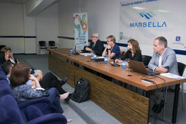 Mesa redonda: «Redes sociales: uso y abuso». Curso "Infancia en riesgo: derechos y retos. A los 30 años de la Convención de los Derechos del Niño". Cursos de verano 2019 de la Universidad de Málaga. Marbella. Julio de 2019