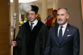 Comitiva previa a la investidura como Doctor "Honoris Causa" de Heliodoro Carpintero Capell por la Facultad de Psicología de la Universidad de Málaga. Edificio del Rectorado. Mayo de 2019