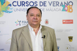 Manuel Ruiz Romero en photocall. Curso "Un siglo de la Asamblea de Ronda". Cursos de Verano de la Universidad de Málaga. Ronda. Julio de 2018