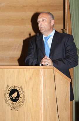 Homenaje a D. Nicolás Castellanos, Presidente de la Asociación Hombres Nuevos. Rectorado de la Universidad de Málaga. Junio de 2006