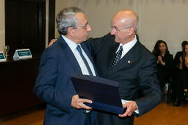 Entrega de Distinción de Honor a Lorenzo Zaragoza Contreras. Celebración de San Lucas. Facultad de Medicina. Noviembre de 2019