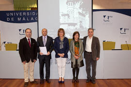 Foto de grupo previa a la presentación del Archivo Fotográfico Histórico de la UMA. Rectorado. Febrero de 2015