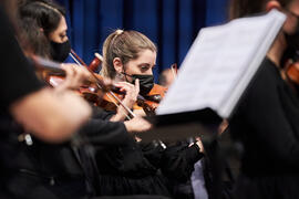 Violinistas. Concierto de Bandas Sonoras de la 31 edición de Fancine de la Universidad de Málaga. Auditorio de la Escuela Técnica de Ingeniería de Telecomunicaciones e Informática. Noviembre de 2021