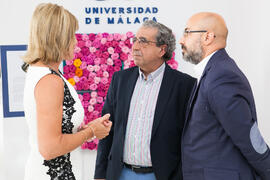 Katia Westerdahl, José Ángel Narváez y Giovanni Caprara tras la graduación de alumnos del CIE-UMA el Día del Español. Centro Internacional de Español de la Universidad de Málaga. Junio de 2016