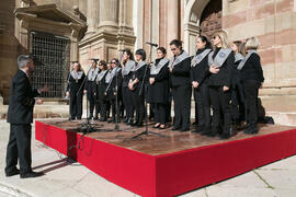 Coro Oficial de la Universidad de Málaga. Acto de la Hermandad de los Estudiantes en la Catedral. Plaza del Obispo, Málaga. Marzo de 2018