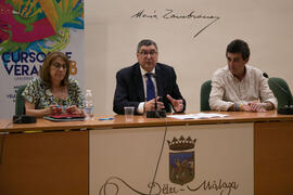 Acto de bienvenida al curso "La integración social, reto actual de los Servicios Sociales". Cursos de Verano de la Universidad de Málaga. Vélez Málaga. Julio de 2018