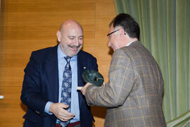 Nombramiento de D. Fernando Ocaña como Alumno de Honor de Facultad de Ciencias Económicas y Empresariales de la Universidad de Málaga. Rectorado. Marzo de 2009