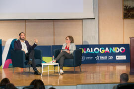 Pere Estupinyà y Esther Luque. Conferencia "Dialogando", con Pere Estupinyà. Facultad de Ciencias. Octubre de 2018