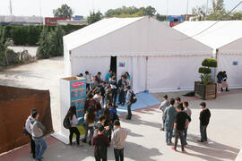 Alumnos en las Jornadas de Puertas Abiertas de la Universidad de Málaga. Complejo Polideportivo Universitario. Marzo de 2017