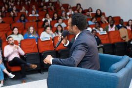 "Dialogando" con Ousman Umar. Facultad de Estudios Sociales y del Trabajo. Marzo de 2020